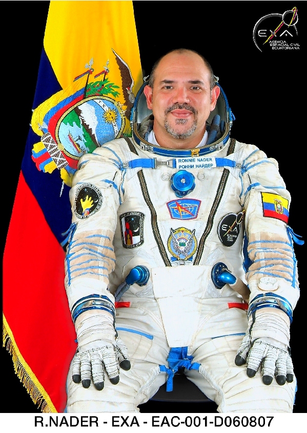 Foto Oficial de Ronnie Nader en traje espacial SOKOL KV2